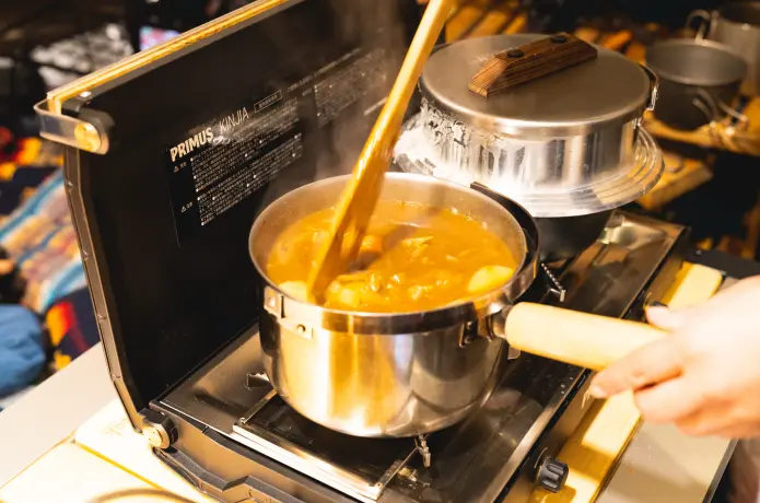 プリムスキンジャ】ガス缶一つで使える人気ツーバーナーが優秀すぎ