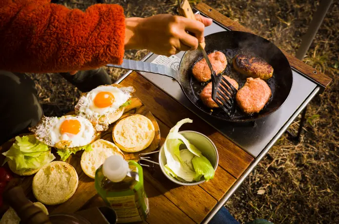 プリムスキンジャ】ガス缶一つで使える人気ツーバーナーが優秀すぎ