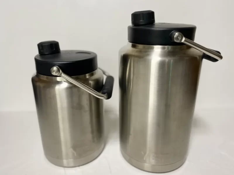 キャンプの氷入れ イエティ のランブラージャグ最強説 ハーフとワンガロンの比較も