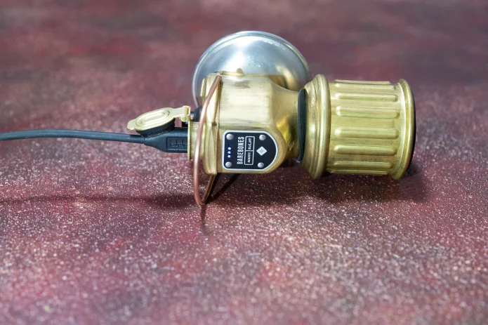 ギアレビュー】さすがベアボーンズ！ヴィンテージ感たっぷりな小型LED